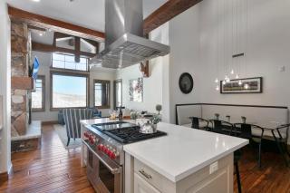Grand Lodge - Four Bedroom #302 - Ski-in ski-out condo - 3