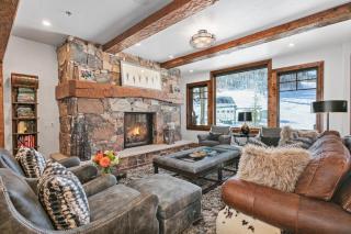 Grand Lodge - 3 Bedroom Deluxe #304 - Ski-in out condo - 0