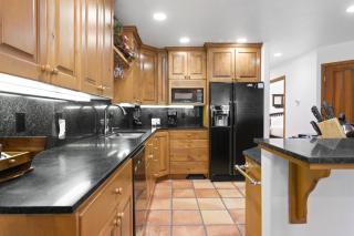 Deer Lake Village at Deer Valley Resort - Four Bedroom Condo with Hot Tub #2478 condo - 4