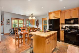 Greyhawk at Deer Valley Resort - Two Bedroom Condo with Hot Tub #12 condo - 4