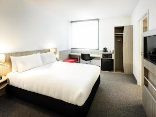 Ibis Mackay - 2