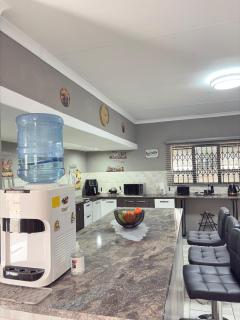 Inyati Guest House - 8