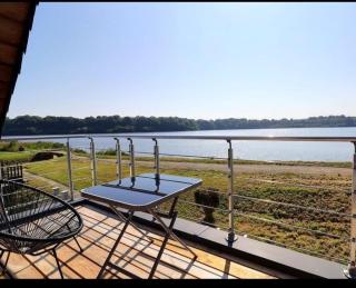 Cozy lakefront wooden house - 5