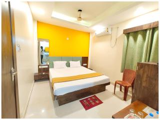 Hotel J-Jagdish Dham Near Sea Beach & Jagannath Temple - - Free Wifi - Lift & Parking Facility - Fully Air Conditioning Luxuary Rooms-Best Hotel - 0