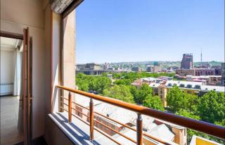 Great View 2 Bedroom Large apartment with Balcony - 6