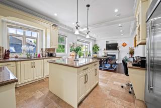 1 Bedroom Luxury Retreat in Prime Vancouver - 2