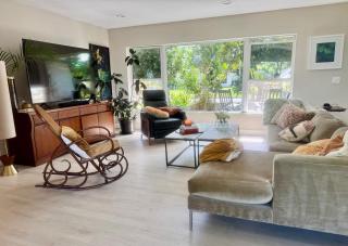 Chic & Stylish 3BR-2BA Nature Lovers Home - 8