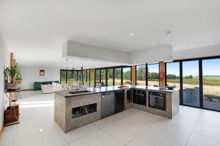 Seven Space - Willow Barn, Hot Tub & Scenic Rural Retreat - 1