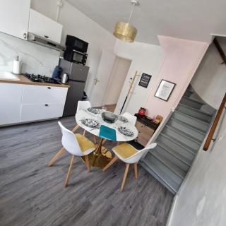 La Belle Armentières, maison triplex cosy proche de Lille - 9