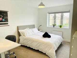 Stunning Modern Four Bed Home Near Witney & Oxford - 2