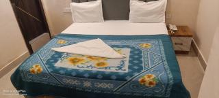 Hotel Bharat Inn - 4