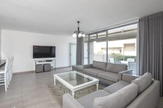 2 Bedroom Apartment - Dolphin Beach - 6