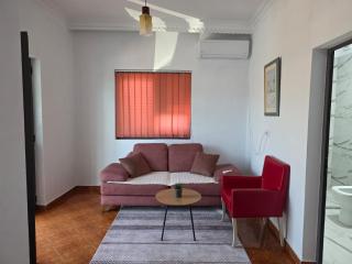 Royals, Mesi Bridge - 7