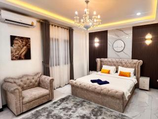 Luxury Villa Near Center - 7