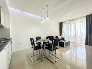 Shoreline Apartment - 3