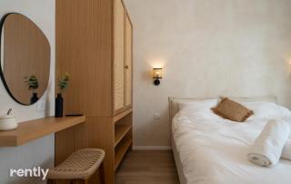 Luxury Suites With Balcony And Jacuzzi At Sea Side By Rently - 8