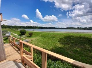 Cozy lakefront wooden house - 6