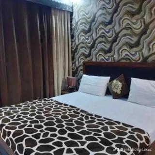 Girls hostel Executive Karachi defence view - 9