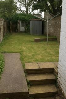 Stylish 2Bed Apartment with Adjoining 3rd Bedroom -Contractor and Long Stays Pool Table Close to Station - 2