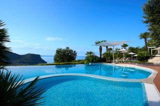 Madrigale Panoramic Lifestyle & Soulful Hotel - Costermano - 1