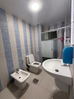 3bedroom aprt of 200sqm near movenpick hotel amman - 1