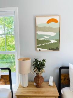 Stylish Lake Getaway: Kayaks •Foosball •Ping Pong - 5