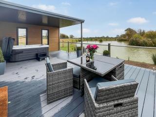 Charlies Cabin - Uk49906 - 2