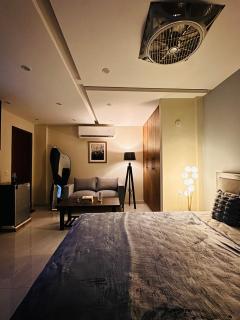 The Grid studio Your Designer Retreat - 9