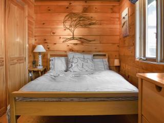 Maple Leaf Cottage - 2