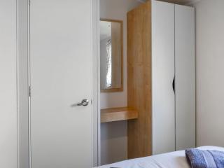 The Hideaway - Uk49292 - 2