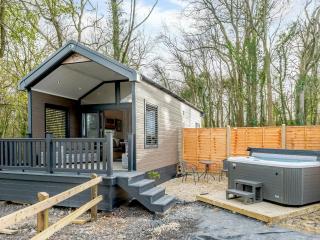 Woodpecker Lodge-Ukc5156 - 0