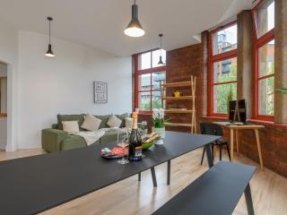 Pass the Keys Family Home in Heart of Leeds - Free Parking - 1