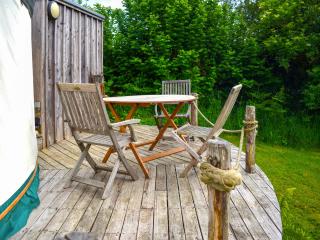 Russet Yurt - Ukc6945 - 1