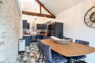 Charming House in the Heart of Senlis Design & Comfort - 6