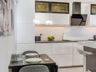 The Hideaway - Uk49451 - 5