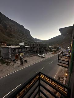 Glampfire Hotel and Cafe - 8