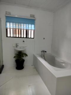 Apartments 3mins From US Embassy - 3