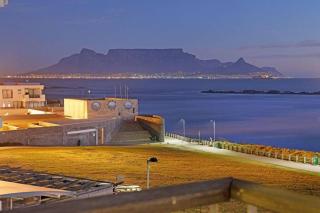 Executive Apartment with Ocean Views in Blouberg - 0