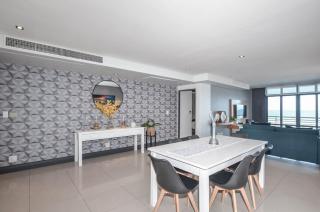 Executive Apartment with Ocean Views in Blouberg - 3