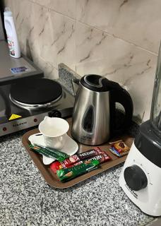 Cozy Modern Apartment with Netflix & Free Parking - 5