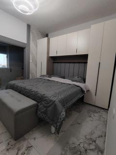 Luxury Studio for Rent - University Stree - 3