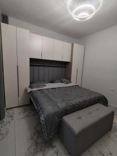 Luxury Studio for Rent - University Stree - 1