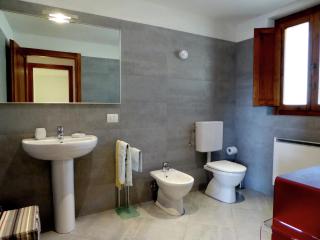 Elegant Tuscan Holiday Home - 8