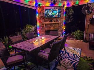 Lakefront 6BR house with Pool, Game Room & Private Pier - 7