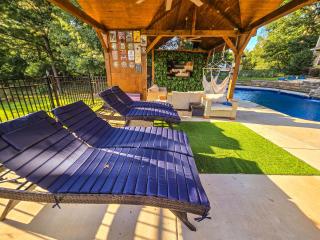 Lakefront 6BR house with Pool, Game Room & Private Pier - 8