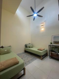 Ayrizq Spacious Homestay 3R3B KotaSAS Kuantan - 2