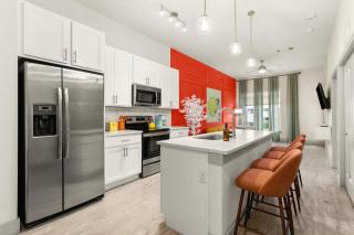 Infinity Pool & Park Free! Riverwalk access! - 9