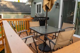 Seabreeze Lakeside Getaway - 1