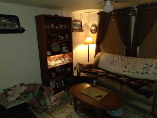 Cozy 2 Bedroom Home - 8