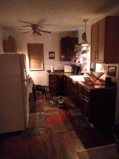 Cozy 2 Bedroom Home - 5